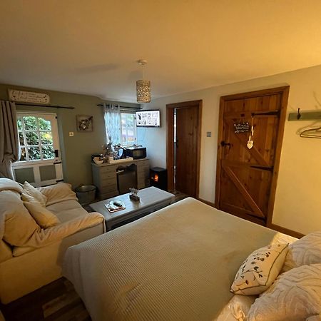 Pear Tree Cottage Courtyard Шрусбъри Екстериор снимка
