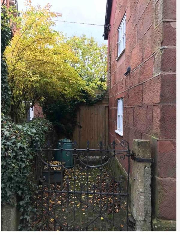 Pear Tree Cottage Courtyard Шрусбъри Екстериор снимка