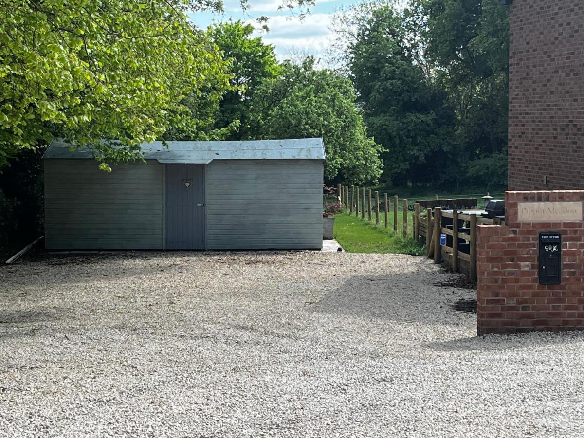 Pear Tree Cottage Courtyard Шрусбъри Екстериор снимка