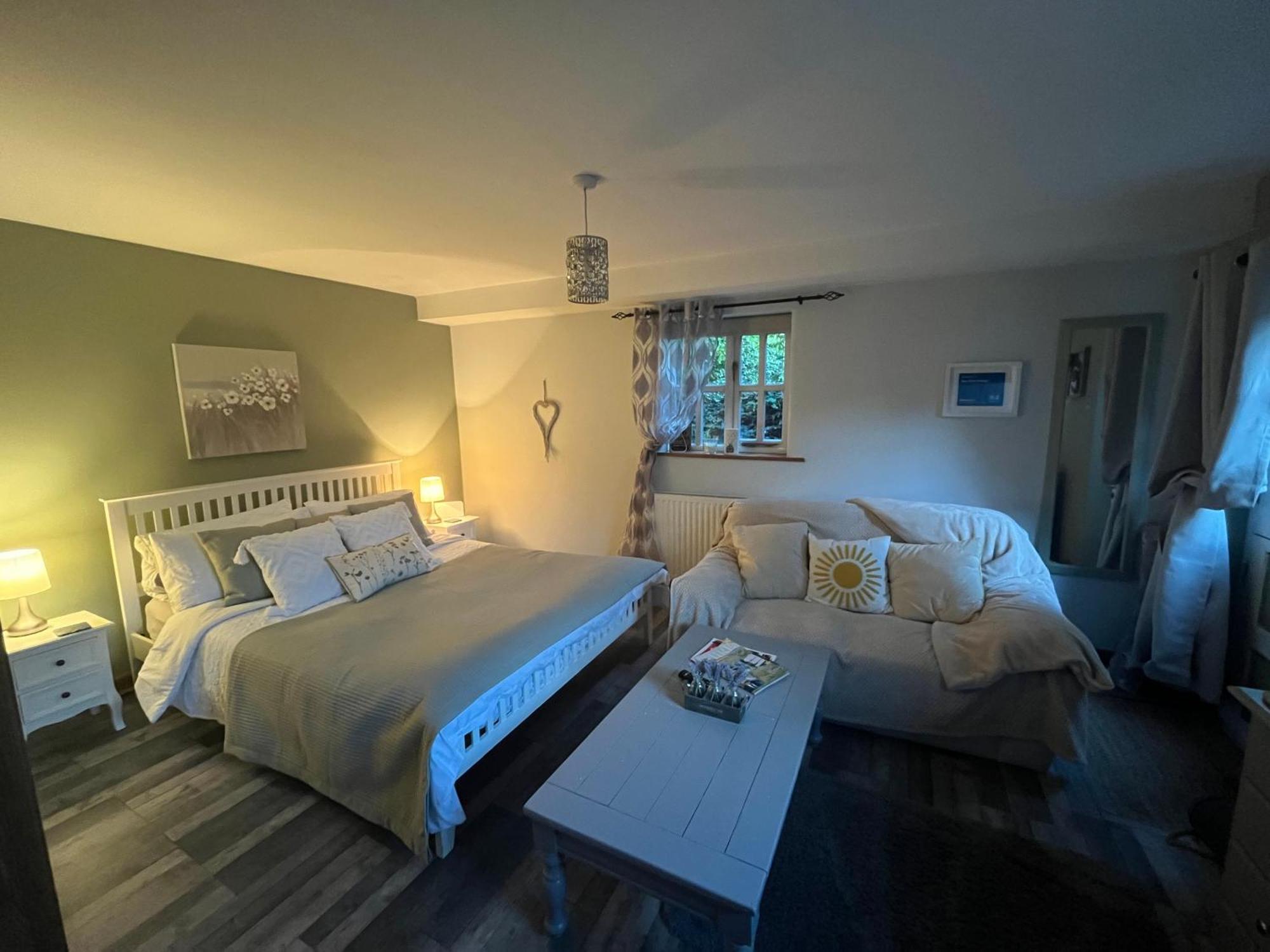 Pear Tree Cottage Courtyard Шрусбъри Екстериор снимка